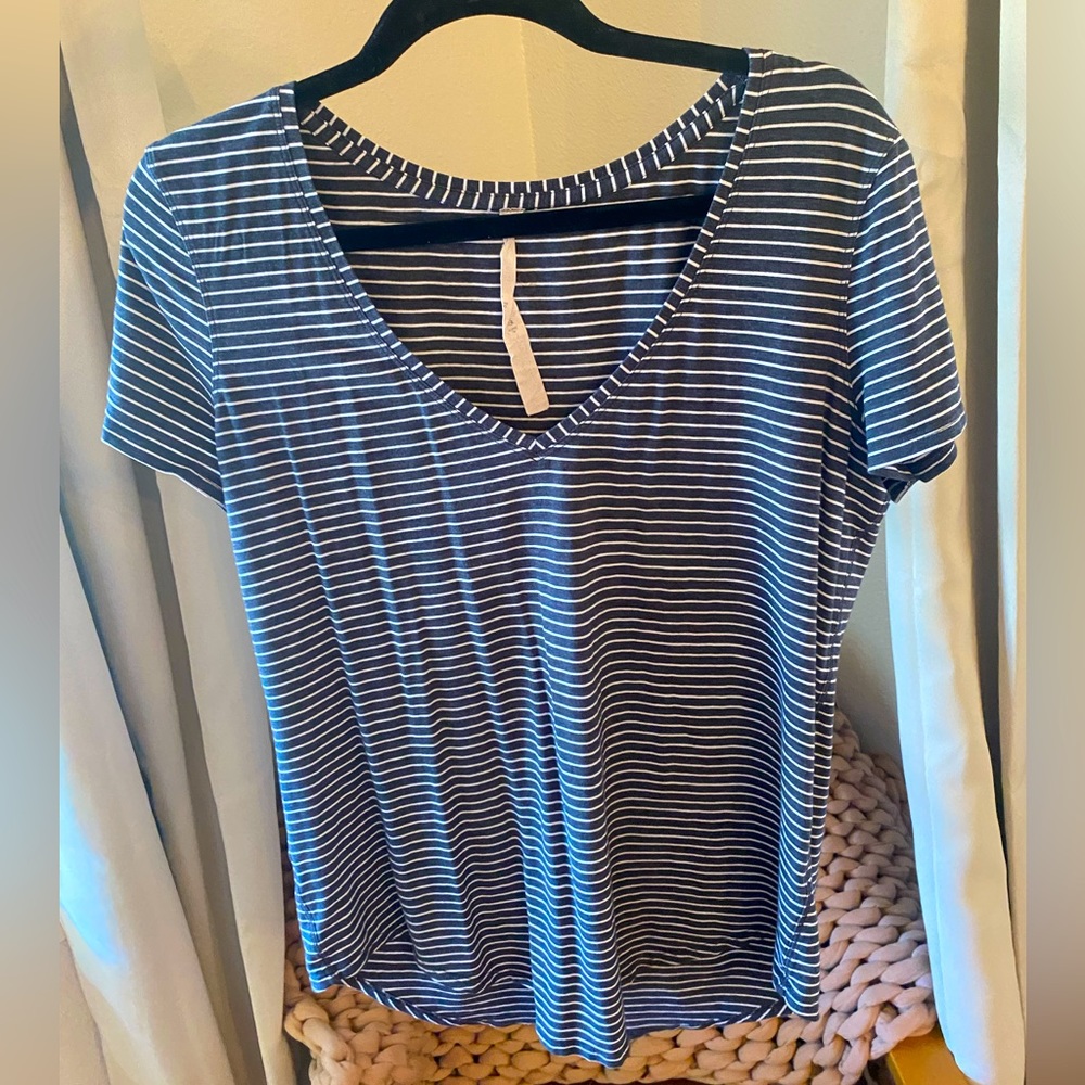 Lululemon love v-neck t-shirt